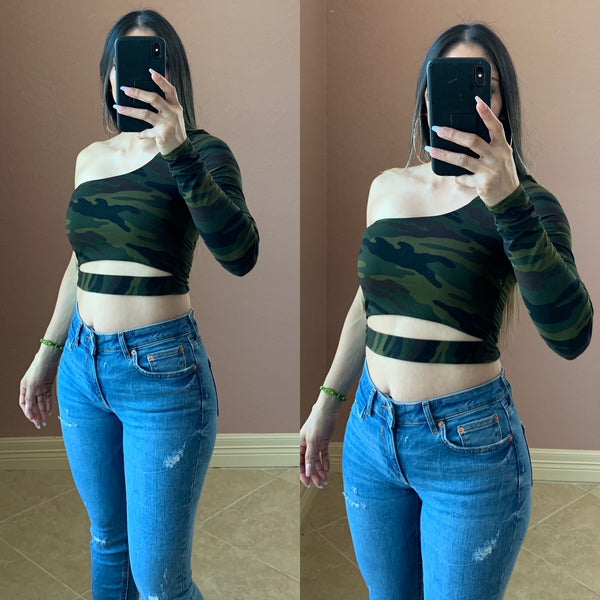 PAOLA Camo one Sleeve Crop Top- olive