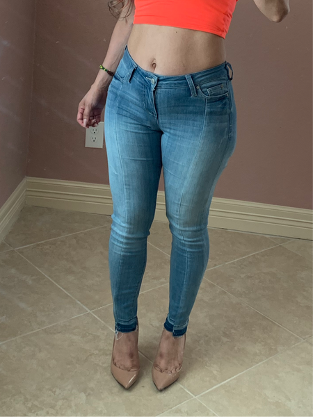 DALIA Mid Rise Ankle Jeans